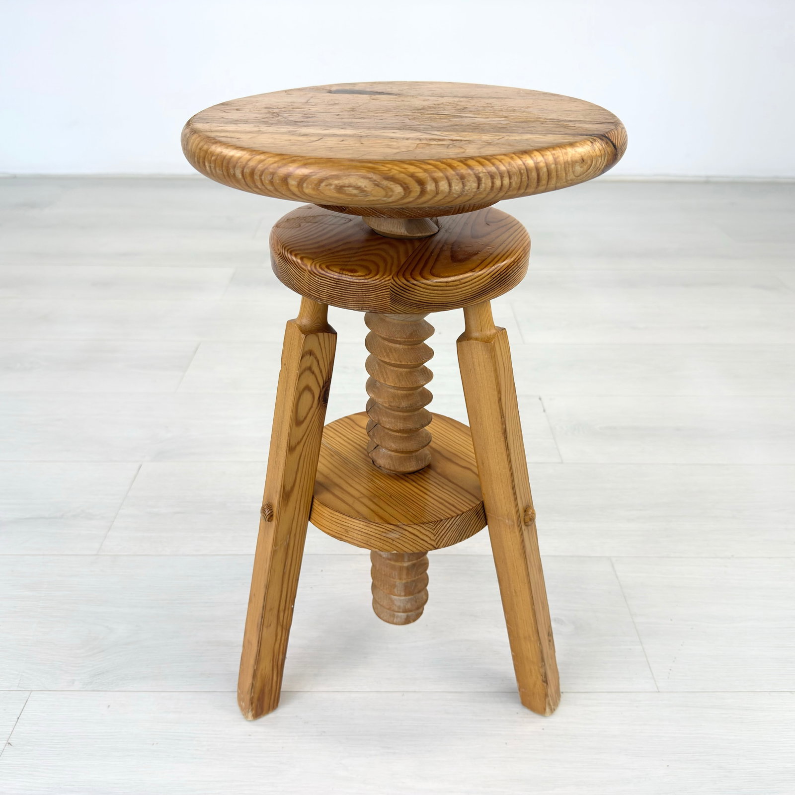 SCANDINAVIAN ARCHITECT STOOL - 3