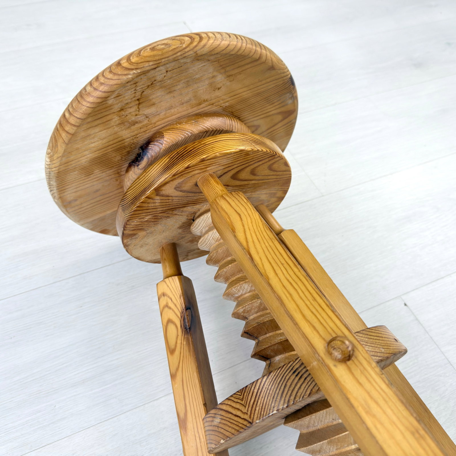 SCANDINAVIAN ARCHITECT STOOL - 5