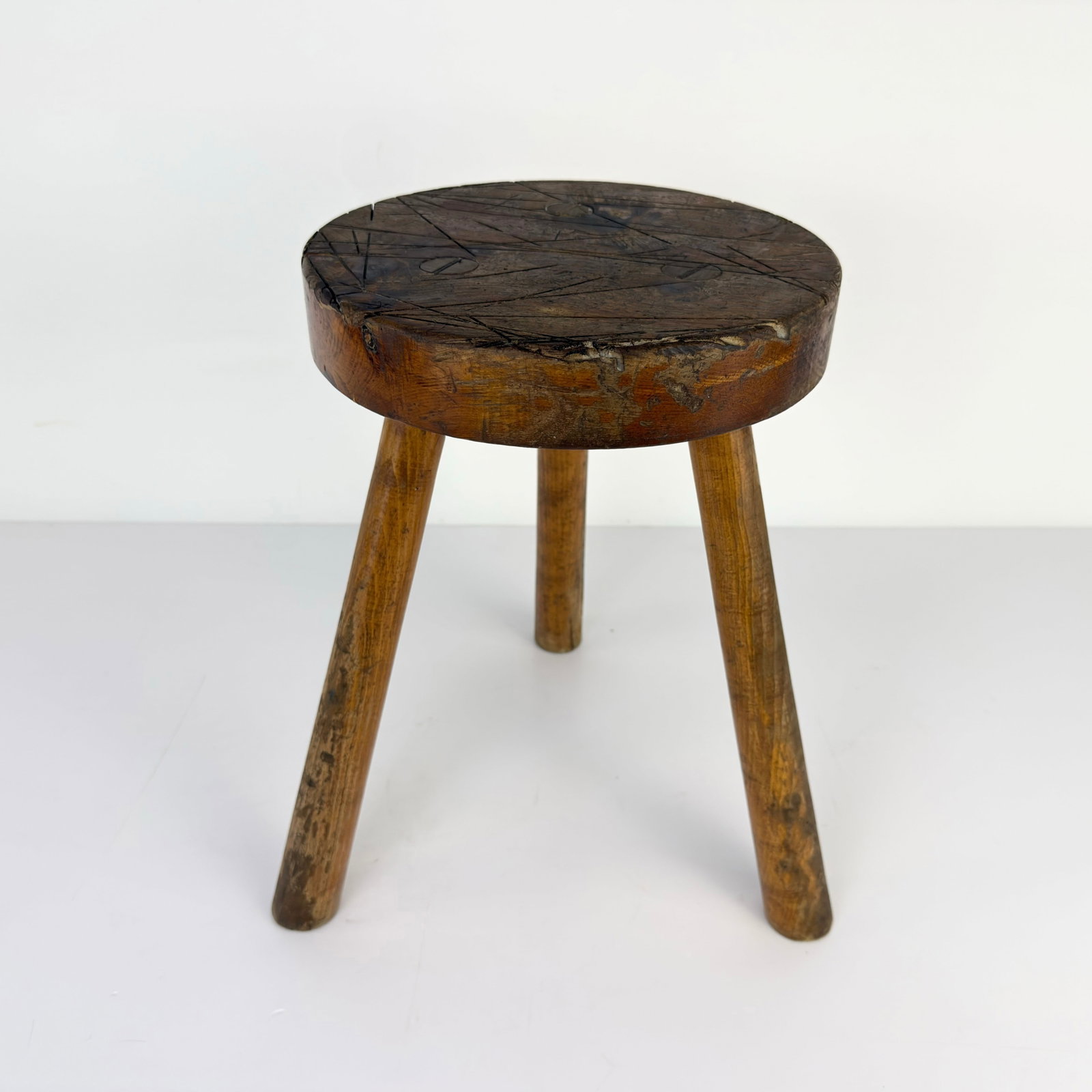 RUSTIC TRIPOD STOOL - 3