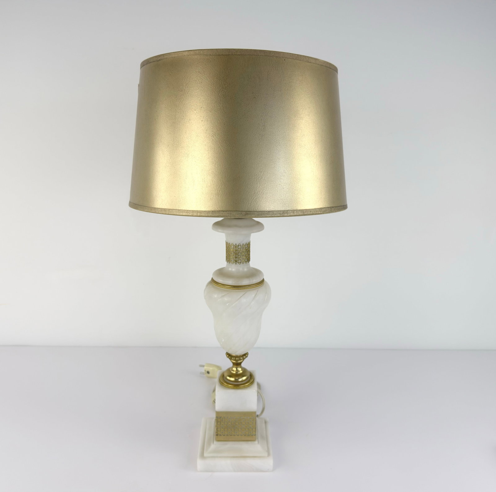 NEOCLASSICAL STYLE MARBLE TABLE LAMP - 3