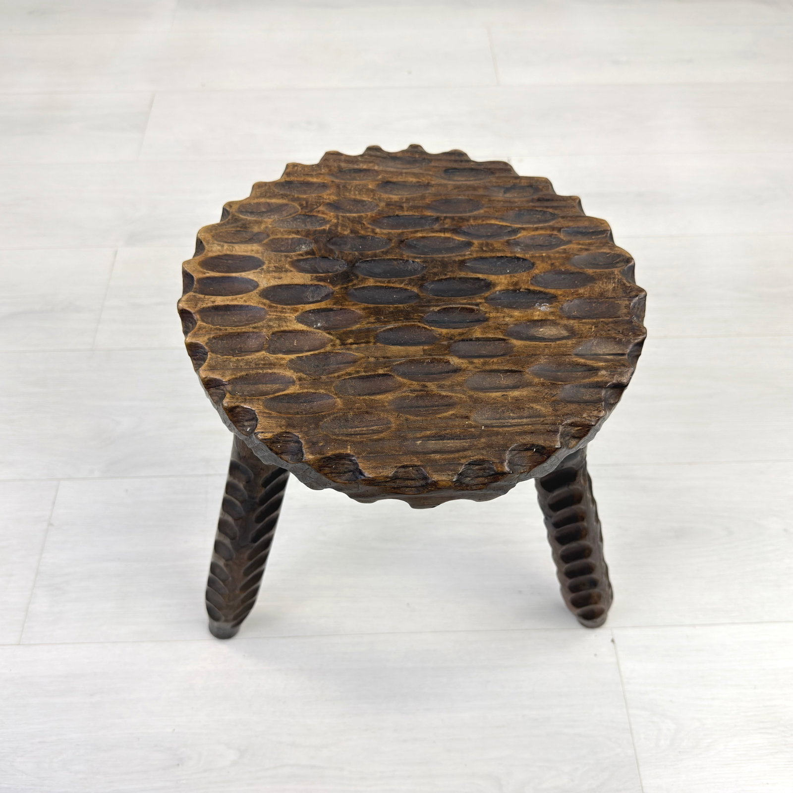 VINTAGE BRUTALIST TRIPOD STOOL - 4