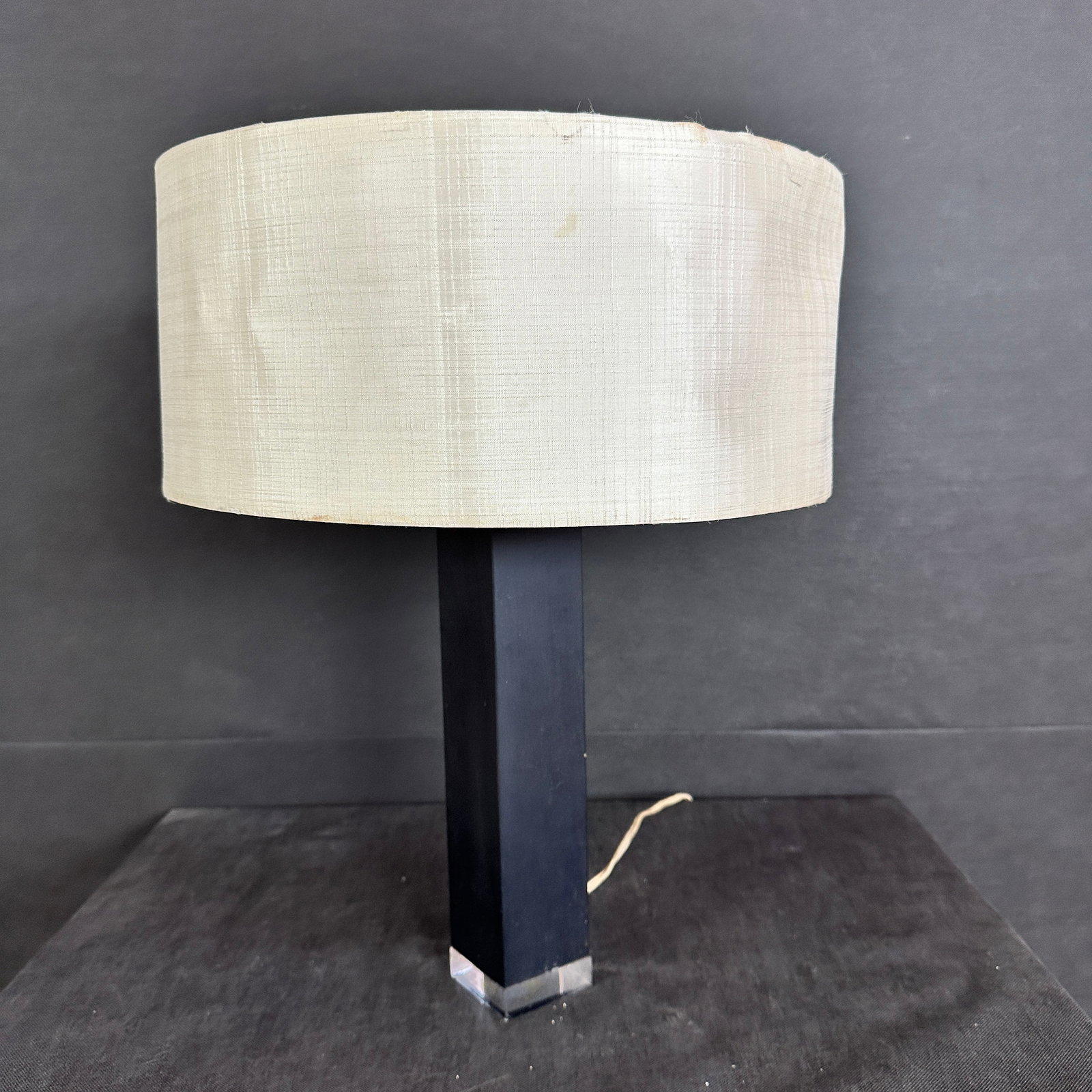 VINTAGE TABLE LAMP (1 of 4)