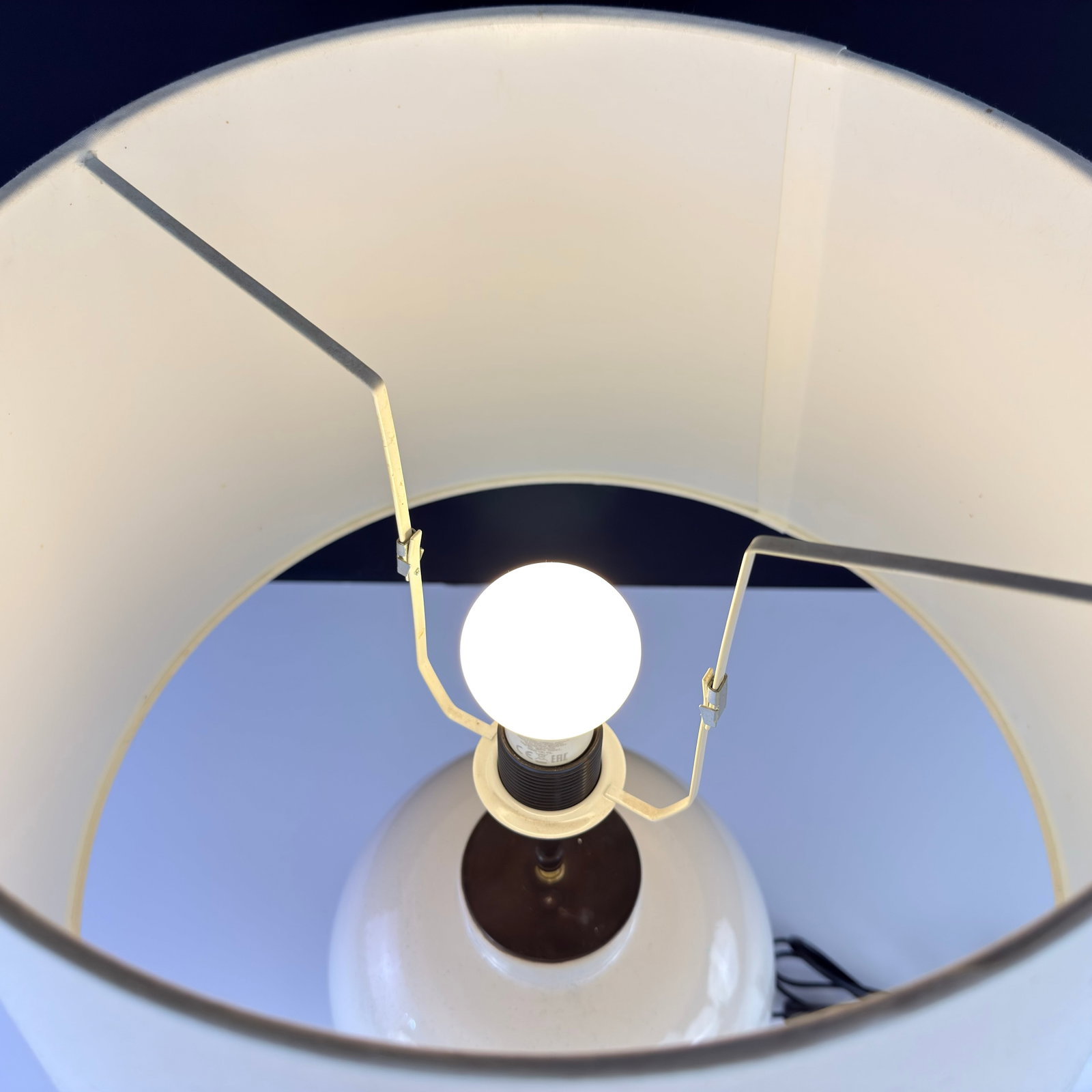 VINTAGE SIGNED TABLE LAMP - 5