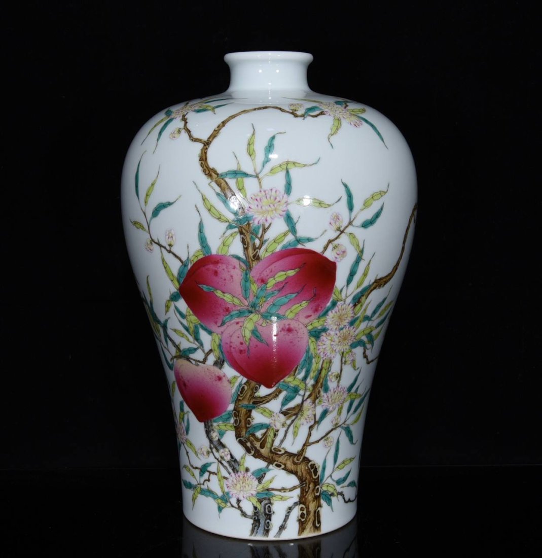 Qing Yongzheng pastel longevity and wealth pattern plum vase: Qing Yongzheng pastel longevity and wealth pattern plum vase size 37*24 cm