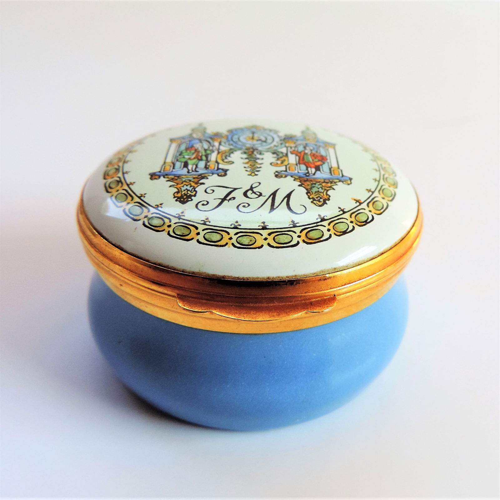 Fortnum & Mason Crummles English Enamels Trinket/Pill Box. Crummles English Enamels pill/trinket box: Fortnum & Mason Crummles English Enamels Trinket/Pill Box. Crummles English Enamels pill/trinket box 3cm high and 4cm diameter in excellent condition.