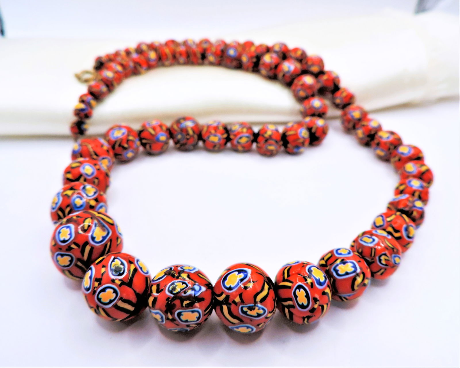 Murano Moretti Millefiori Glass Bead Necklace. A wonderful Murano Moretti Millefiori glass bead neck (1 of 4)