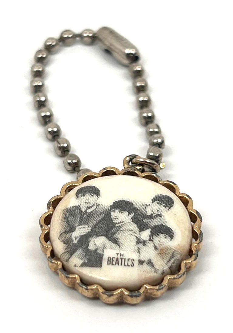 Beatles Vintage "Yeh Yeh" Keychain (1 of 4)
