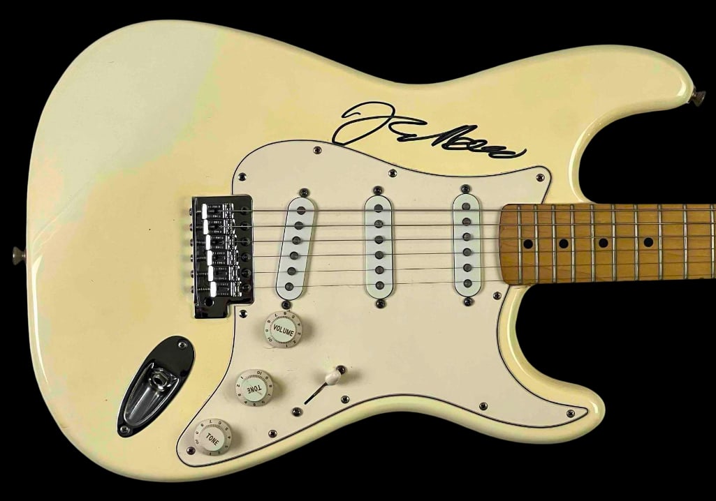 Jeff Beck In-Person On The Body Signed Cream Fender-Style Guitar (Beckett/BAS Authentication) (1 of 4)
