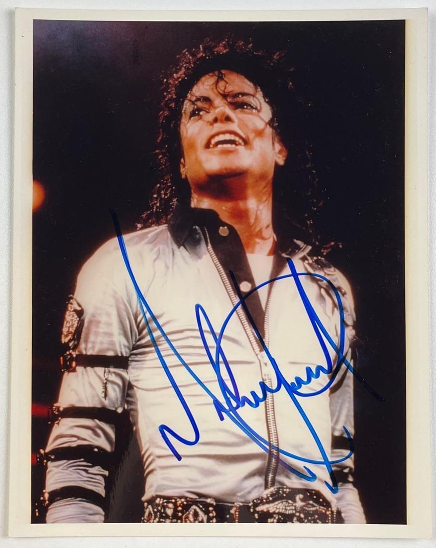 Michael Jackson Signed 10" x 8" Photo (Beckett/BAS Authentication) (1 of 3)