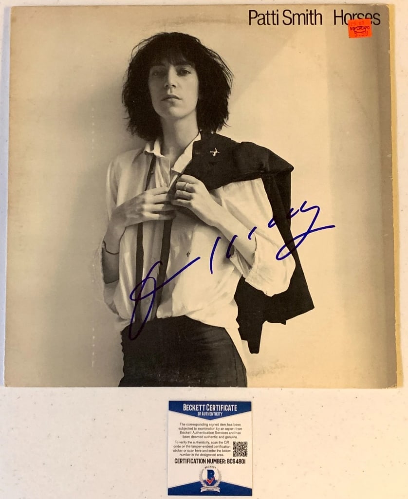 Patti Smith Signed "Horses" LP Album (Beckett/BAS Authentication) - 2
