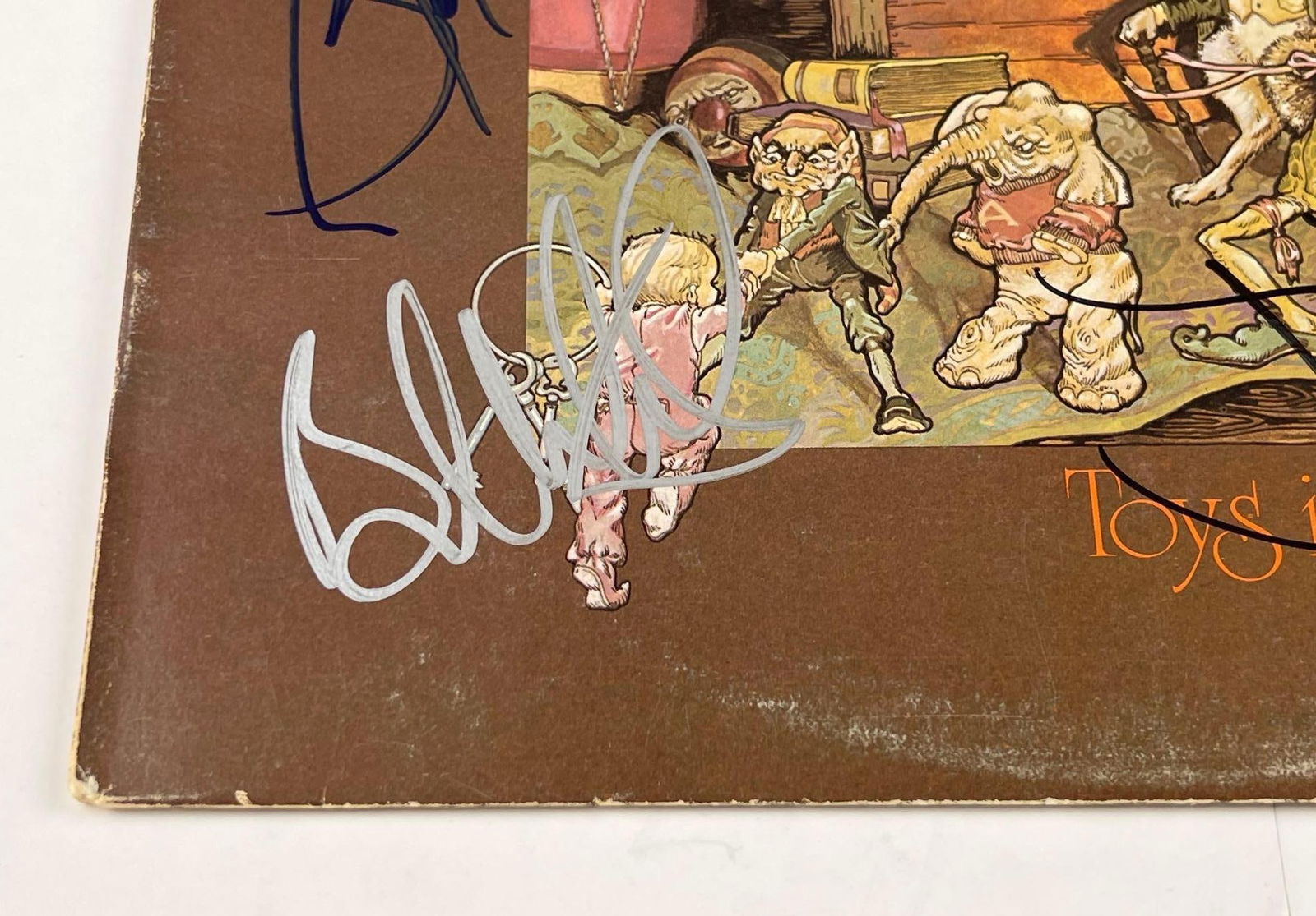 Aerosmith Fully Group Signed "Toys in the Attic" Album (5 Sigs) (BAS) - 4