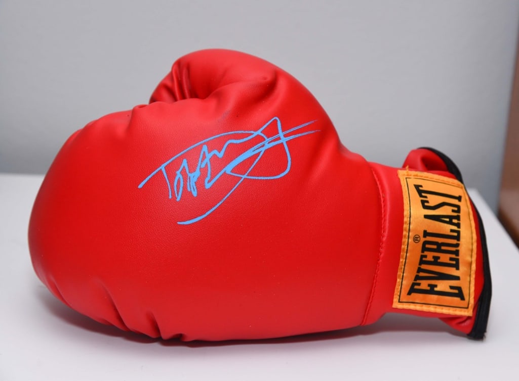 Rocky: Dolph Lundgren Signed Everlast Brand Boxing Glove (Third Party Guaranteed) (1 of 1)