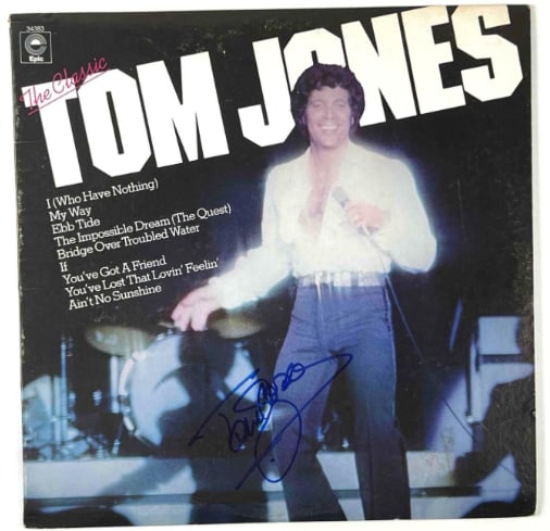 Tom Jones Signed "The Classic Tom Jones" Album (Beckett/BAS Authentication) (1 of 3)