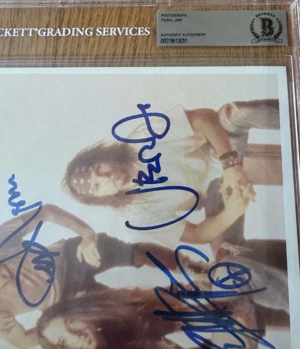 Pearl Jam Fully Group Signed Slabbed 8" x 10" Photo (5 Sigs) (Beckett/BAS Authentication) - 2