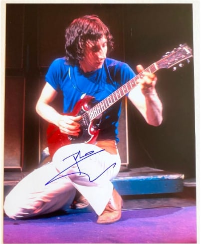 The Who: Pete Townshend Signed 14" x 11" Photo (JSA Authentication) (1 of 1)
