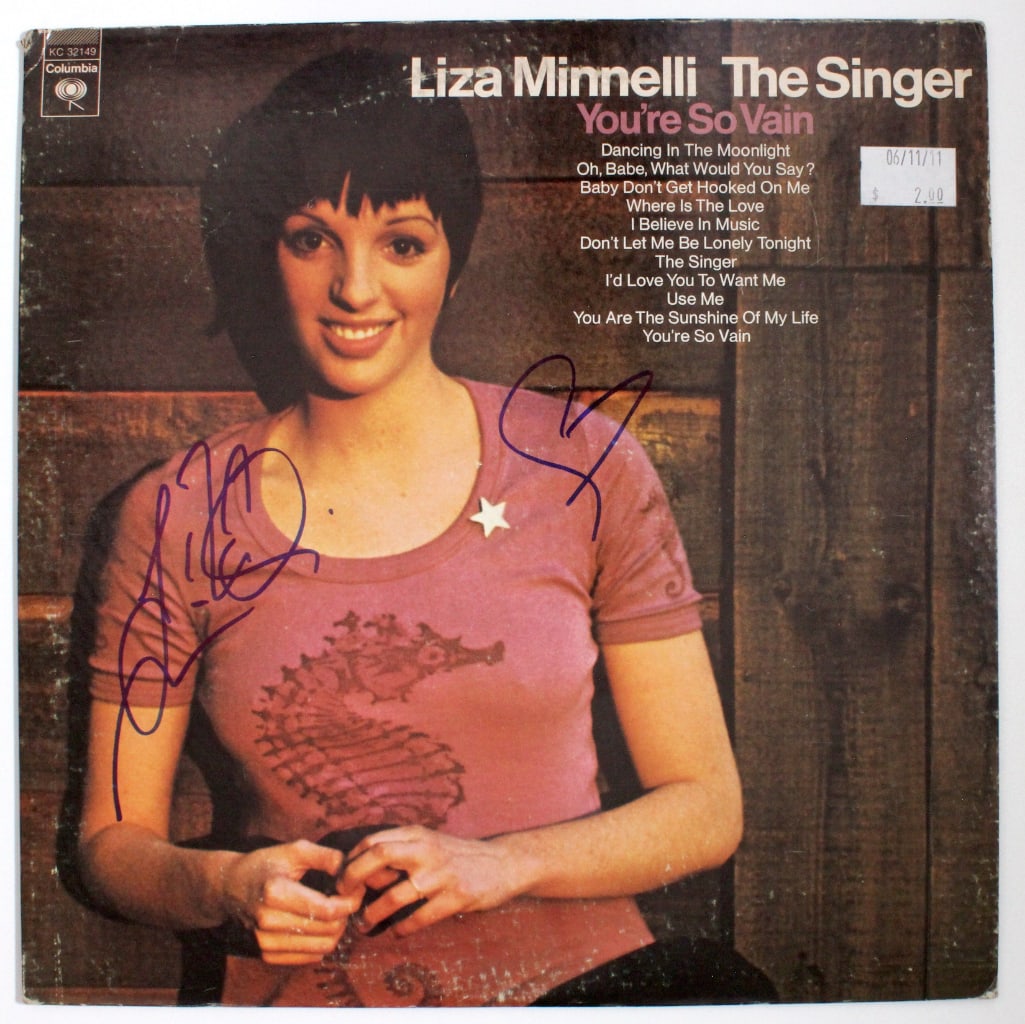 Liza Minnelli Signed “The Singer” Album (Beckett/BAS Authentication) (1 of 2)