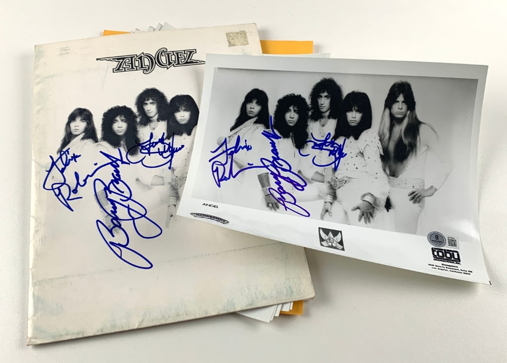 Angel Lot of (2) Signed Original Press Kit & Photo (Beckett) (1 of 4)