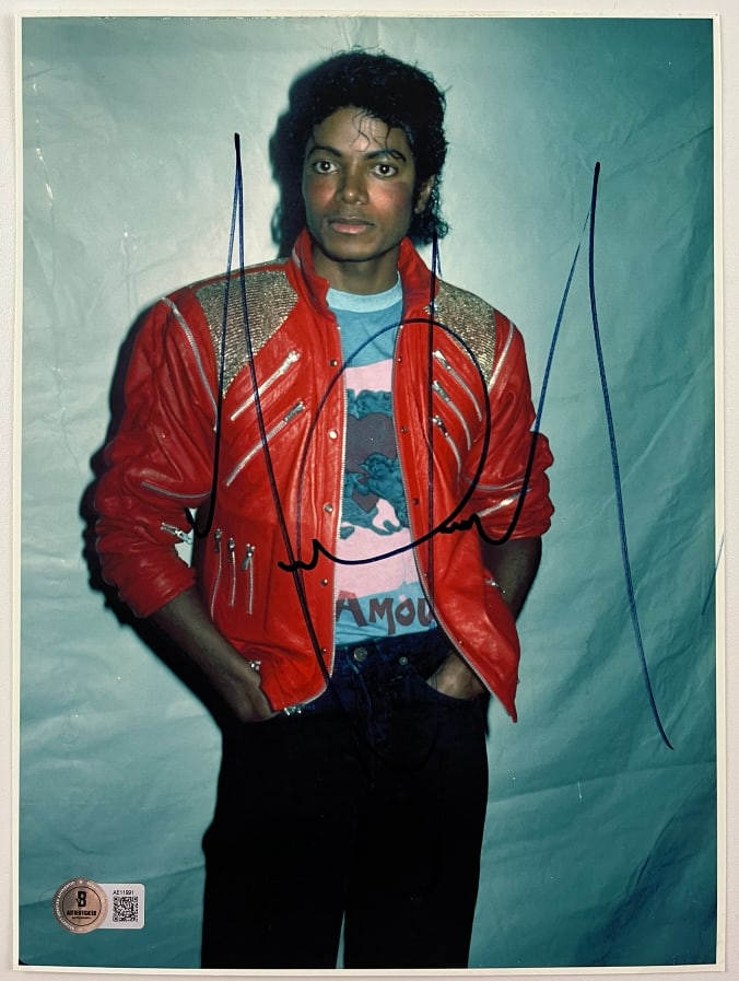 Michael Jackson Signed 11" x 8" Photo (Beckett) (1 of 2)