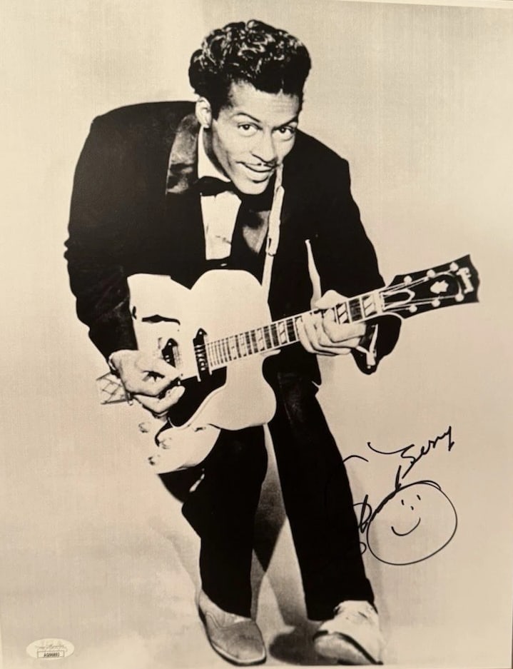 Chuck Berry Signed 14" x 11" Photo (JSA) (1 of 2)
