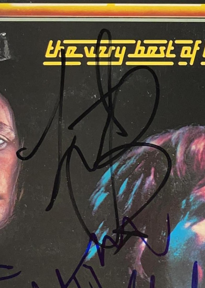 Rolling Stones Group Signed "Rolled Gold" Album (5 Sigs) (Beckett Authentication) - 2