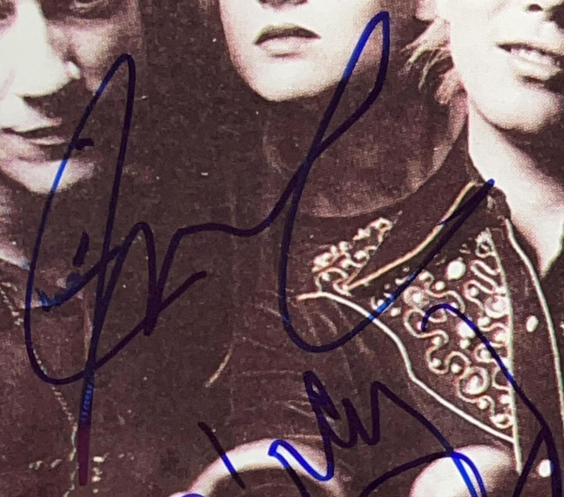 The Smashing Pumpkins Group Signed 10" x 8" Photo (4 Sigs) (Beckett Authentication) - 2