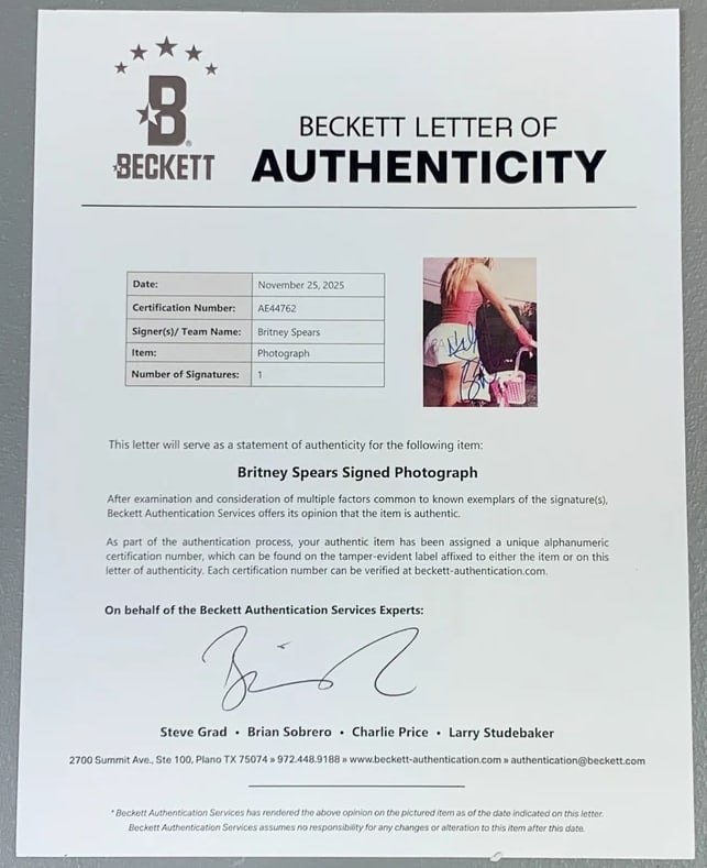 Britney Spears Signed 10" x 8" Photo (Beckett Authentication) - 2