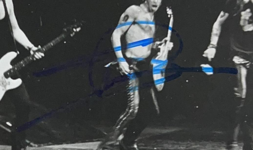 Guns N' Roses Group Signed 8" x 10" Promo Photo (4 Sigs) (Beckett Authentication) - 3