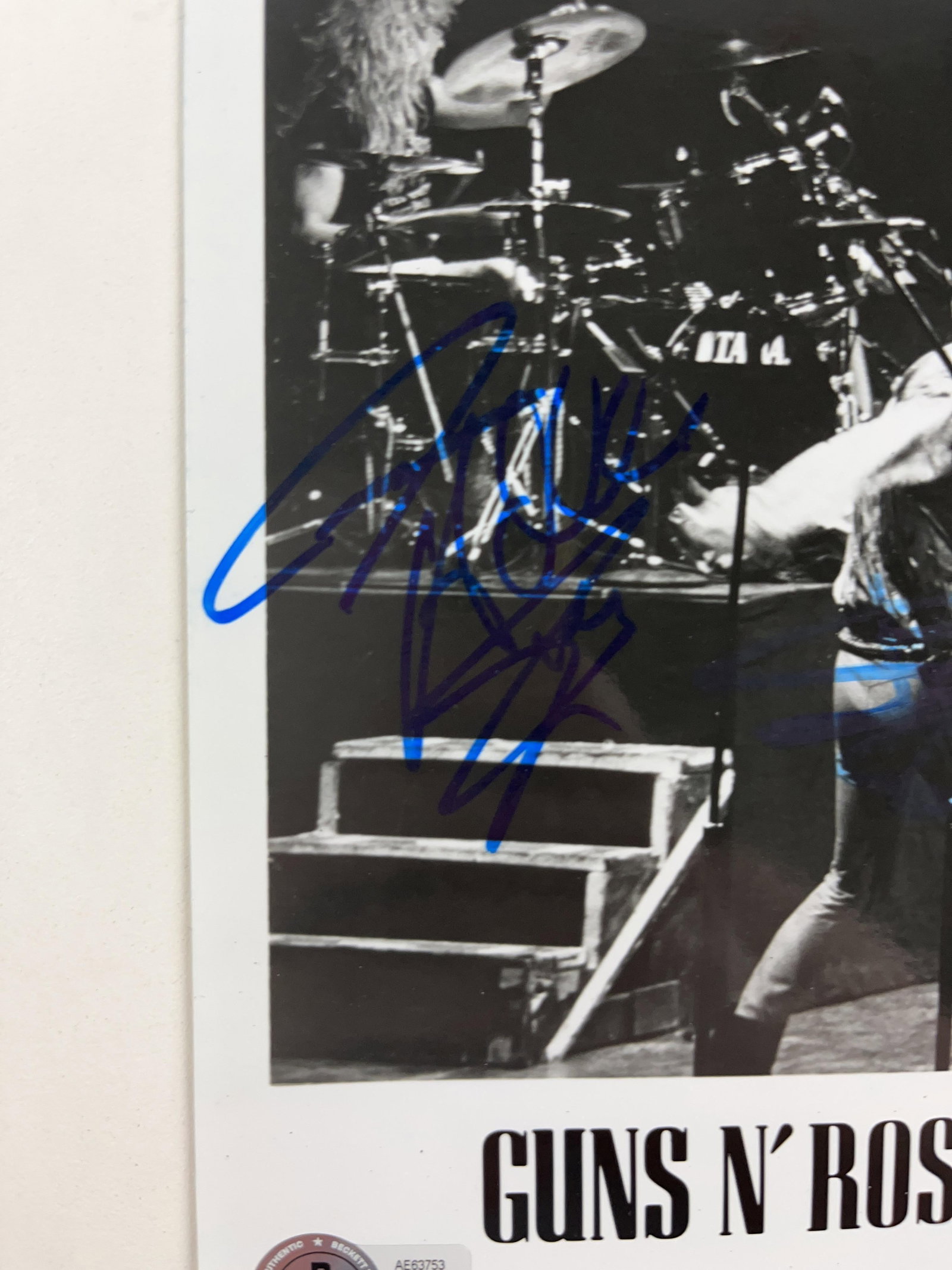 Guns N' Roses Group Signed 8" x 10" Promo Photo (4 Sigs) (Beckett Authentication) - 4