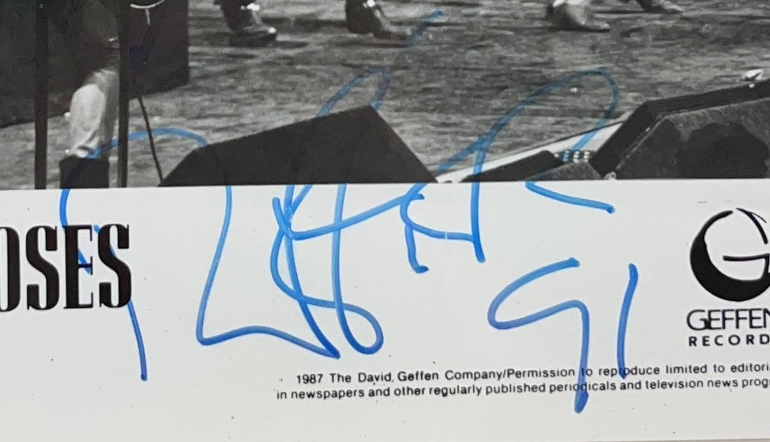Guns N' Roses Group Signed 8" x 10" Promo Photo (4 Sigs) (Beckett Authentication) - 5