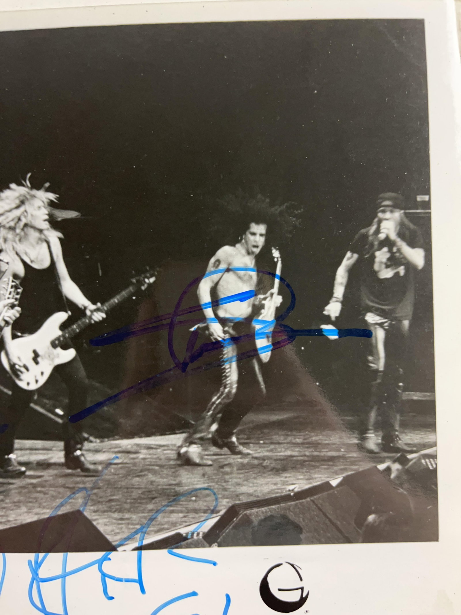Guns N' Roses Group Signed 8" x 10" Promo Photo (4 Sigs) (Beckett Authentication) - 9