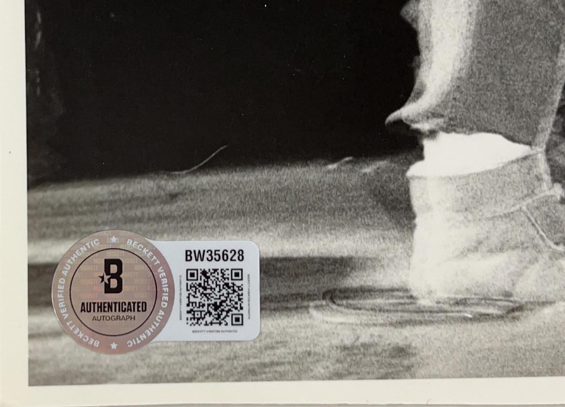 Echo and the Bunnymen: Ian McCulloch Signed 10" x 8" Photo (Beckett Authentication) - 2