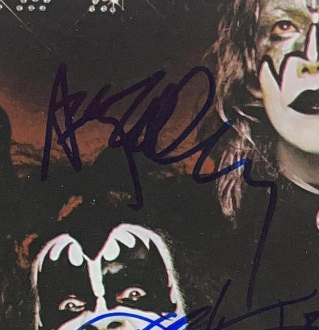 KISS Group Signed Debut "KISS" Album (4 Sigs) (Beckett Authentication) - 2