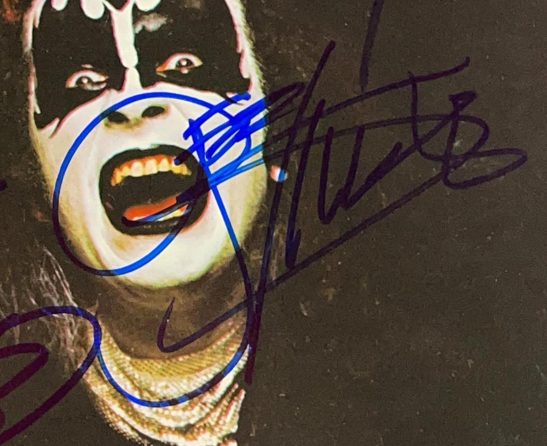 KISS Group Signed Debut "KISS" Album (4 Sigs) (Beckett Authentication) - 4