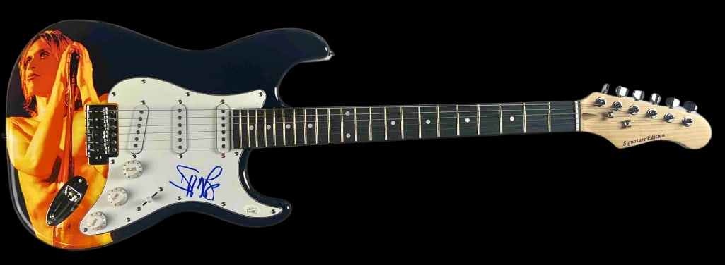 Iggy Pop In-Person Signed Fender-Style Guitar with Live Performance Image (JSA Authentication) - 2