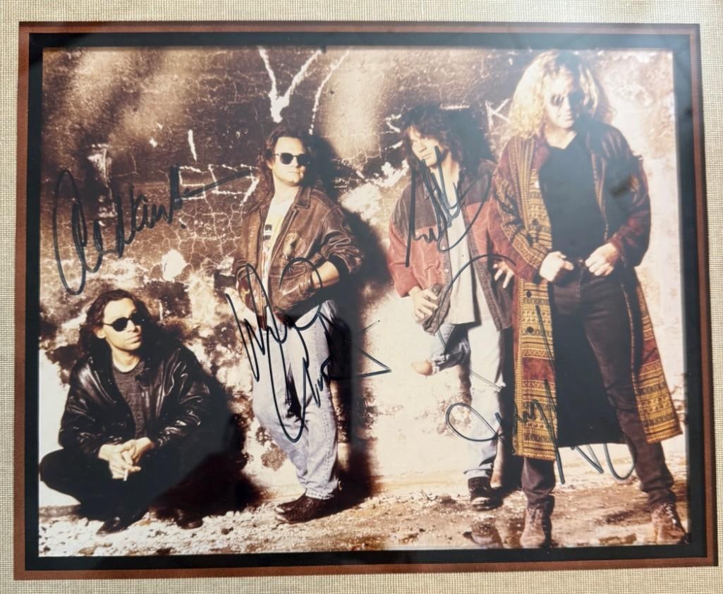 Van Halen Fully Group Signed 8" x 10" Framed Photo (4 Sigs) (Epperson COA) (1 of 4)