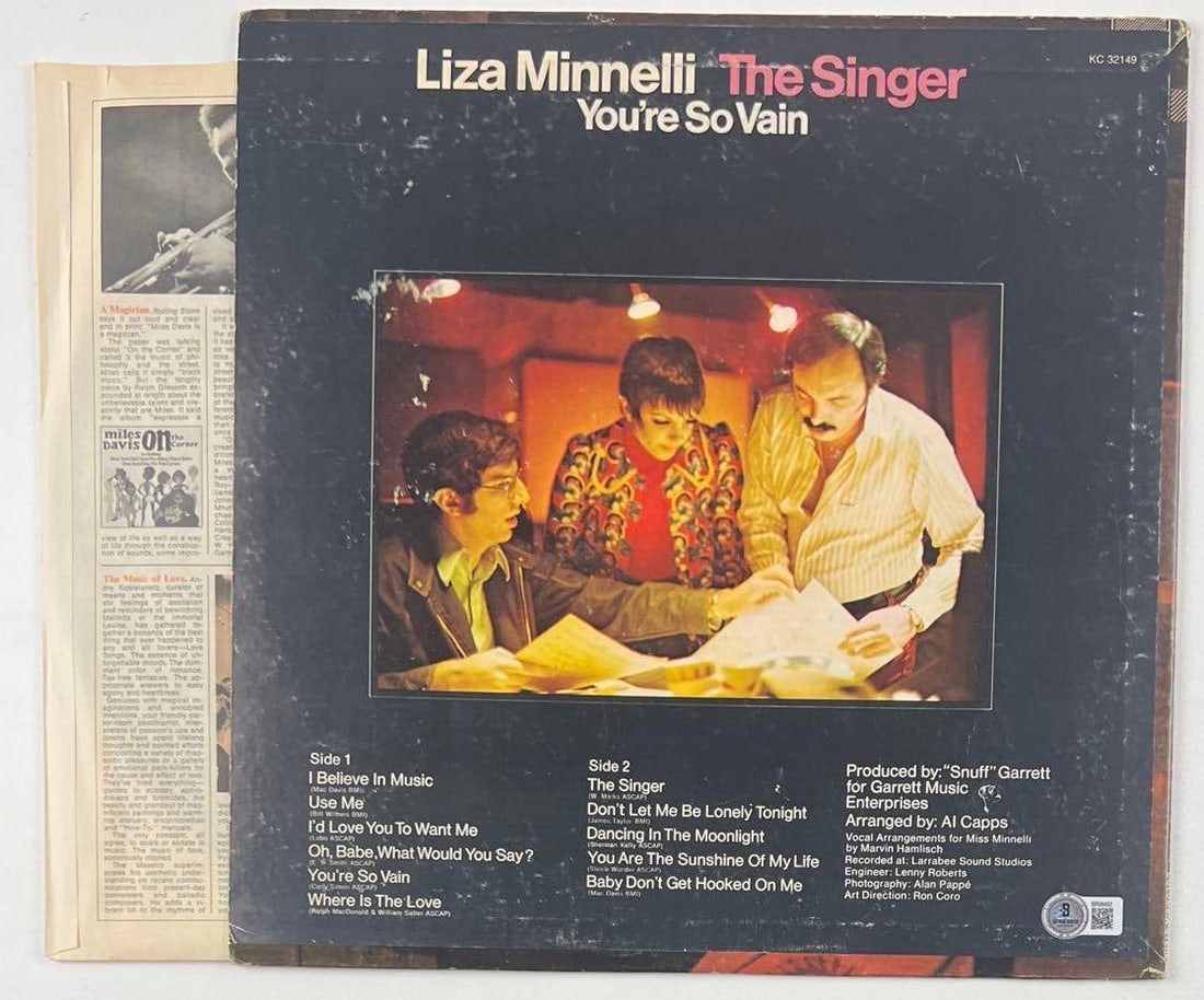 Liza Minelli Signed "The Singer" Album (Beckett Authentication) - 2