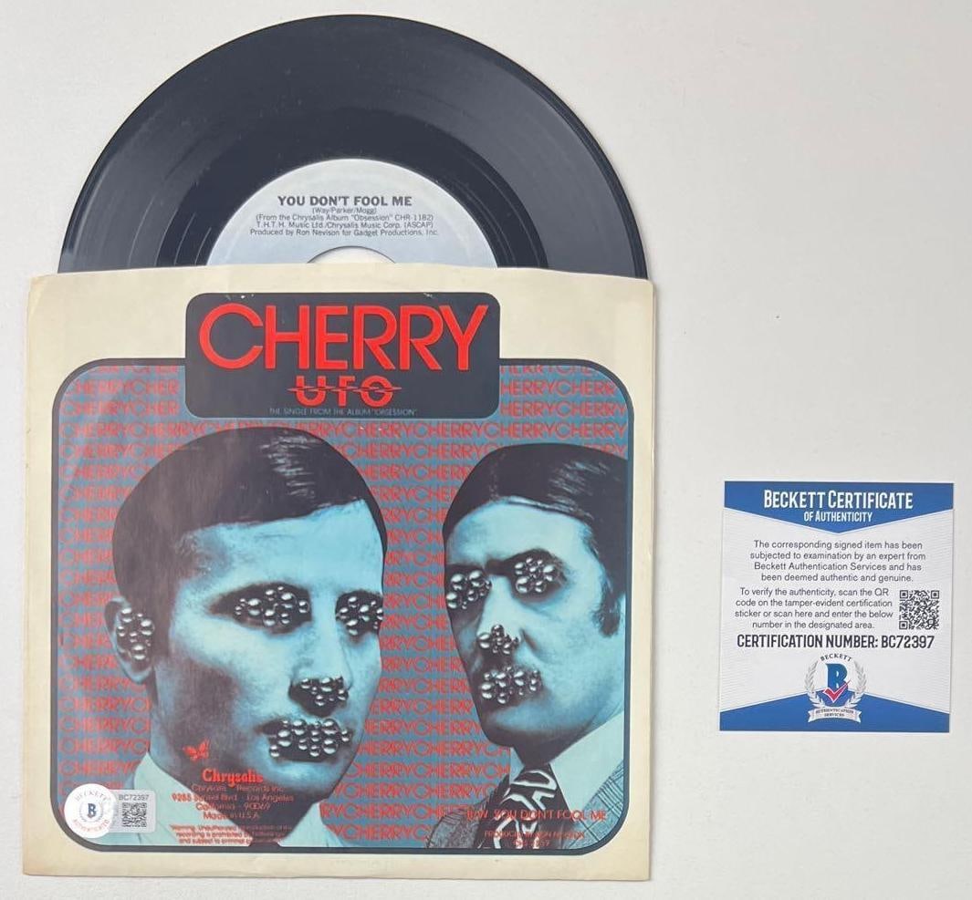 UFO: Michael Schenker Signed "Cherry" 45 (Beckett Authentication) - 2