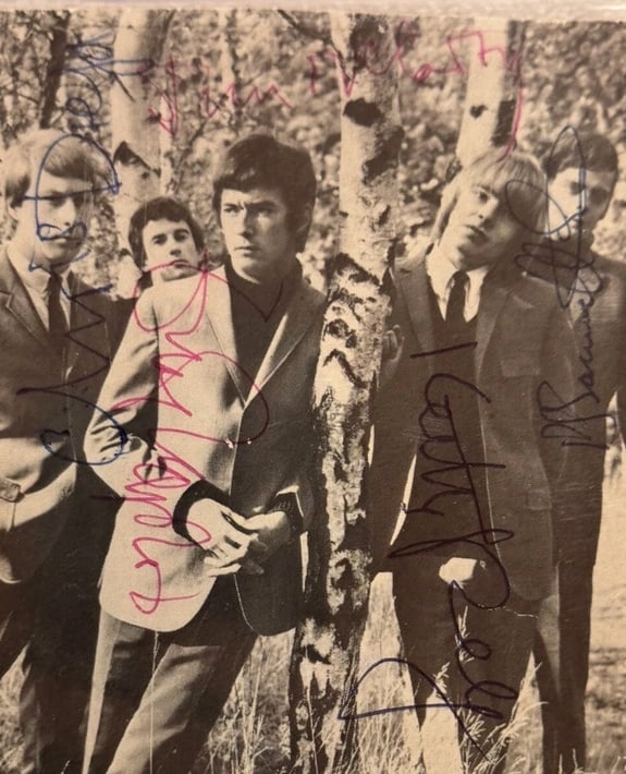The Yardbirds Group Signed Postcard Photo (5 Sigs) (Beckett) - 2
