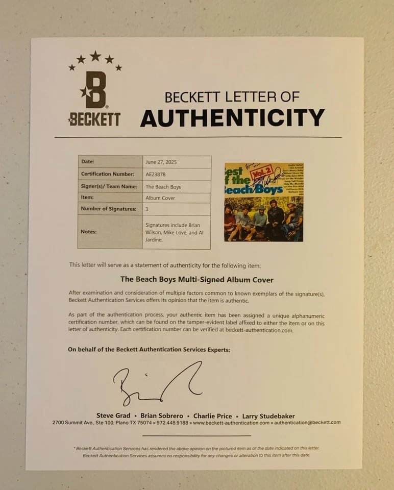 The Beach Boys Group Signed "Best of the Beach Boys" Album (3 Sigs) (Beckett Authentication) - 3