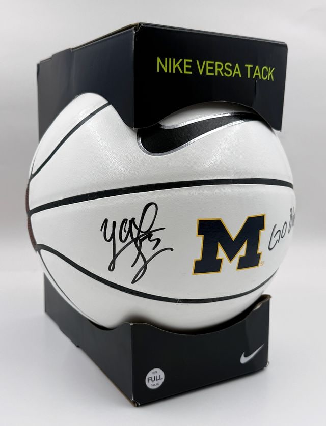 Yaxel Lendeborg Signed Michigan Wolverines Nike Brand Basketball (JSA Authentication) - 2
