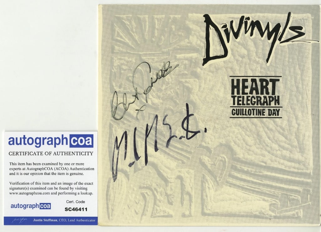 DiVinyls: Chrissy Amphlet & Mark McEntee Signed "Heart Telegraph Guillotine Day" 45 (2 Sigs) (ACOA) - 2