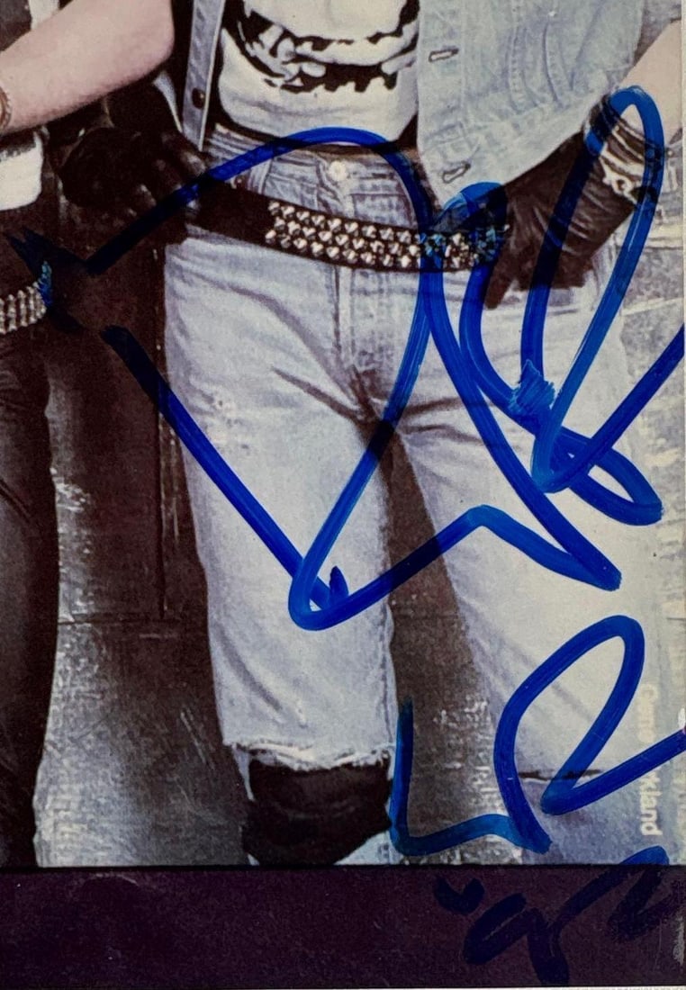 Guns N' Roses Group Signed 8" x 10" Photo (5 Sigs) (Beckett Authentication) - 3