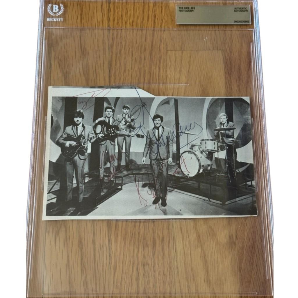 The Hollies Group Signed 5" x 7.5" Magazine Photo (5 Sigs) (Beckett Encapsulated) - 2