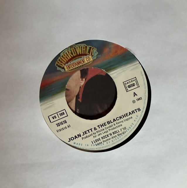 Joan Jett Signed "I Love Rock N' Roll" 45 (Third Party Guaranteed) - 3