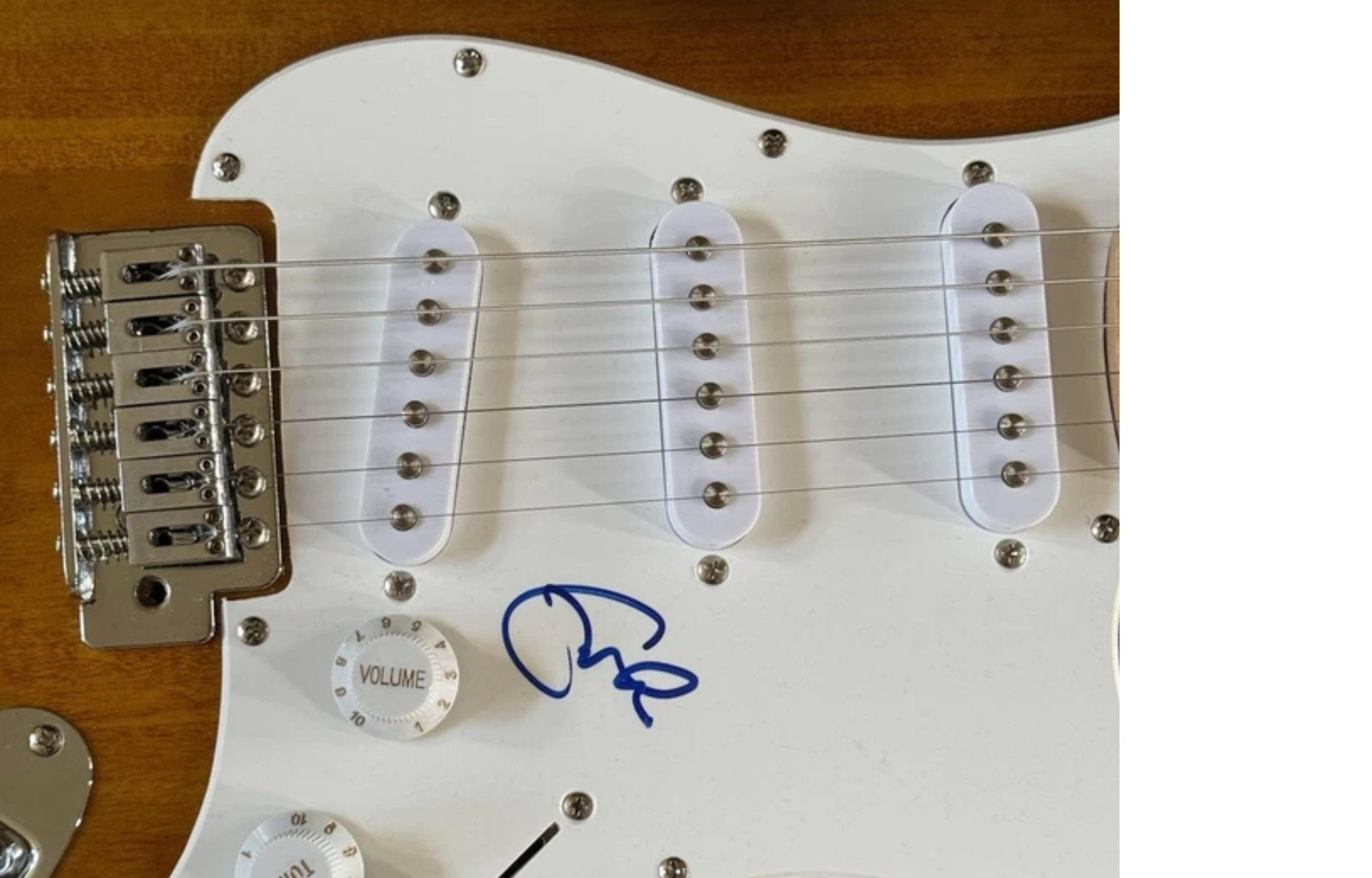 Eric Clapton Signed Sunburst Fender Stratocaster-Style Guitar (Beckett Authentication) - 3