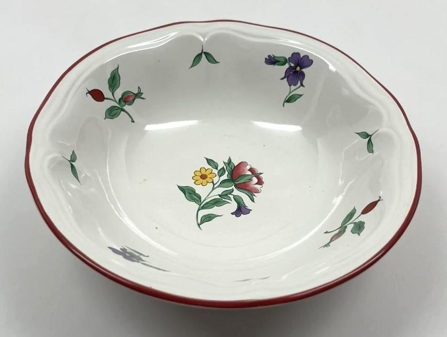 Jimmy & Rosalynn Carter Carleton Varney "Rosalynn" Pattern Bowl (Carter Estate): Pretty white porcelain bowl from Carleton Varney's celebrated "Rosalynn" china pattern, featuring a maroon rim accented with delicate floral motifs. Measuring 7.5" x 7.5", it is in fine condition.