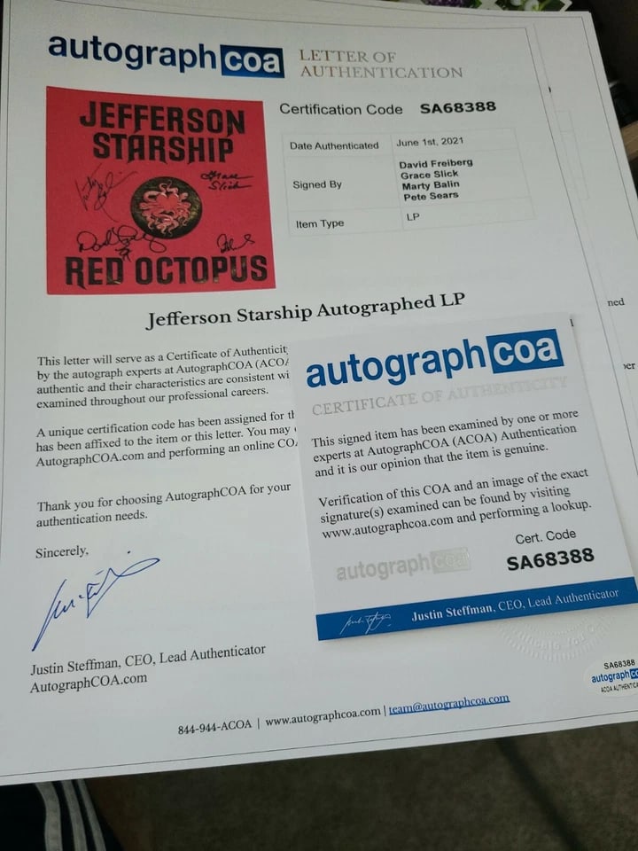Jefferson Airplane Group Signed “Red Octopus” Album (4 Sigs) (ACOA Authentication) - 2