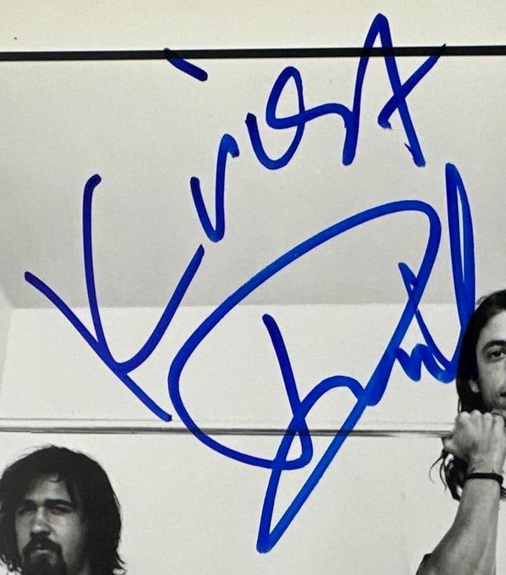 Nirvana Fully Group Signed 10" x 8" 1991 Promo Photo (3 Sigs) (Beckett) - 3