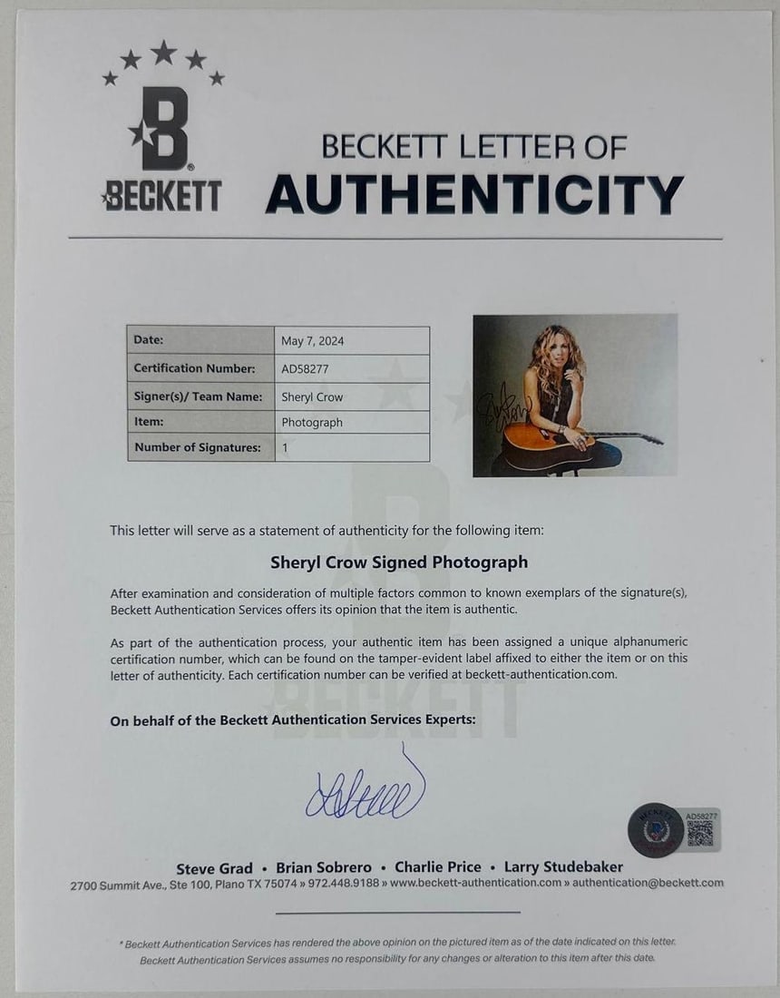 Sheryl Crow Signed 8.5" x 11" Photo (Beckett Authentication) - 2