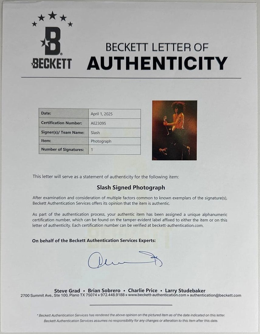 Guns N' Roses: Slash Signed 14.25" x 9.5" Photo (Beckett Authentication) - 3